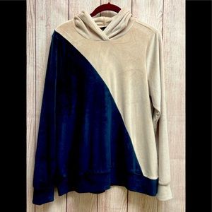 Torrid Black and Lt Peach velour hoodie